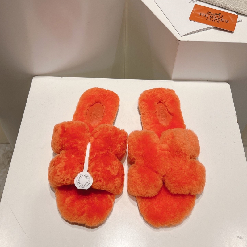 H**mes slippers